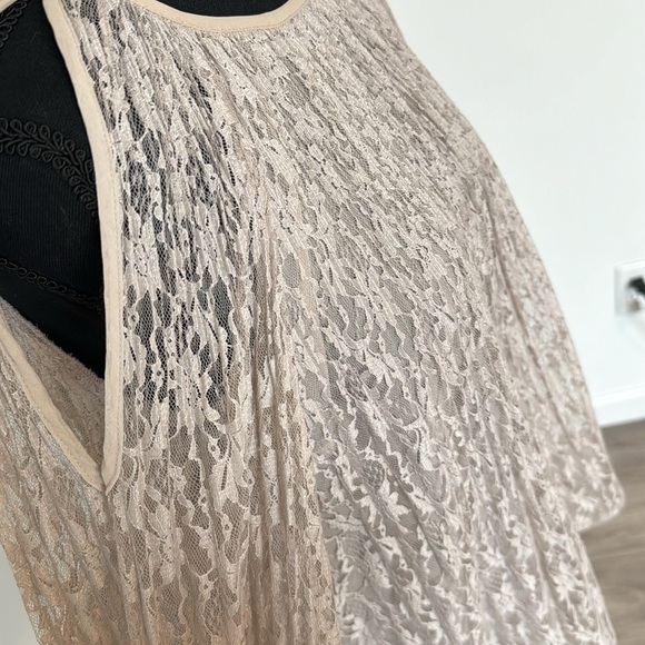 Lauren Conrad Lace Beige Open Shoulder Blouse - Picture 4 of 13